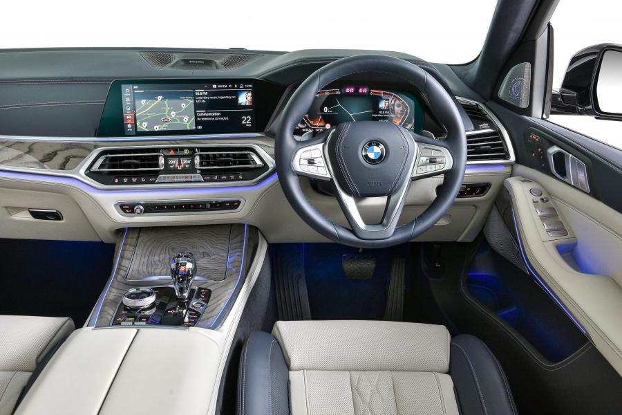 Торпедо BMW X7 xDrive30d Design Pure Excellence (G07) 2019 года  (ZA) (фото 33 из 40)